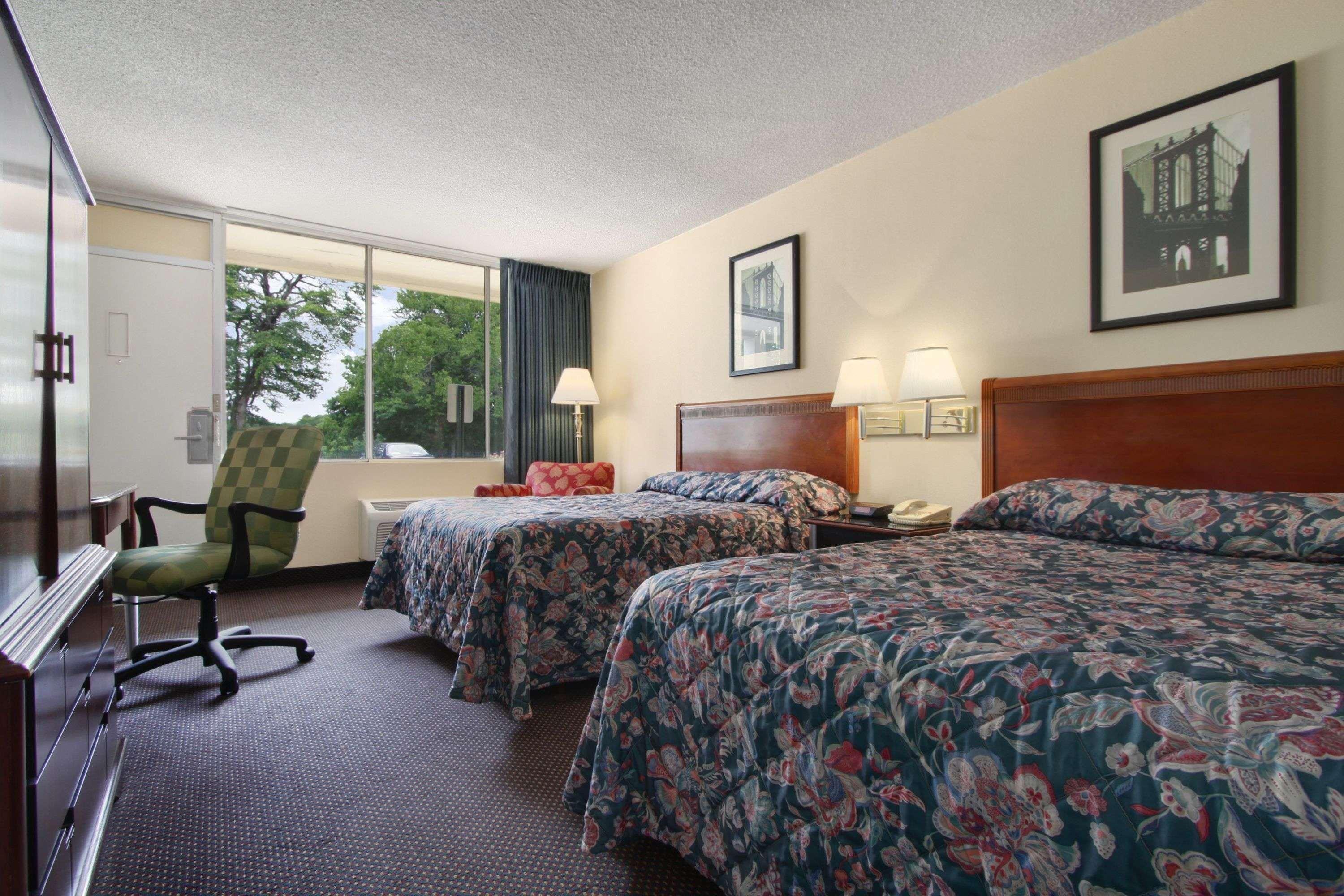 Super 8 By Wyndham Dover Bagian luar foto