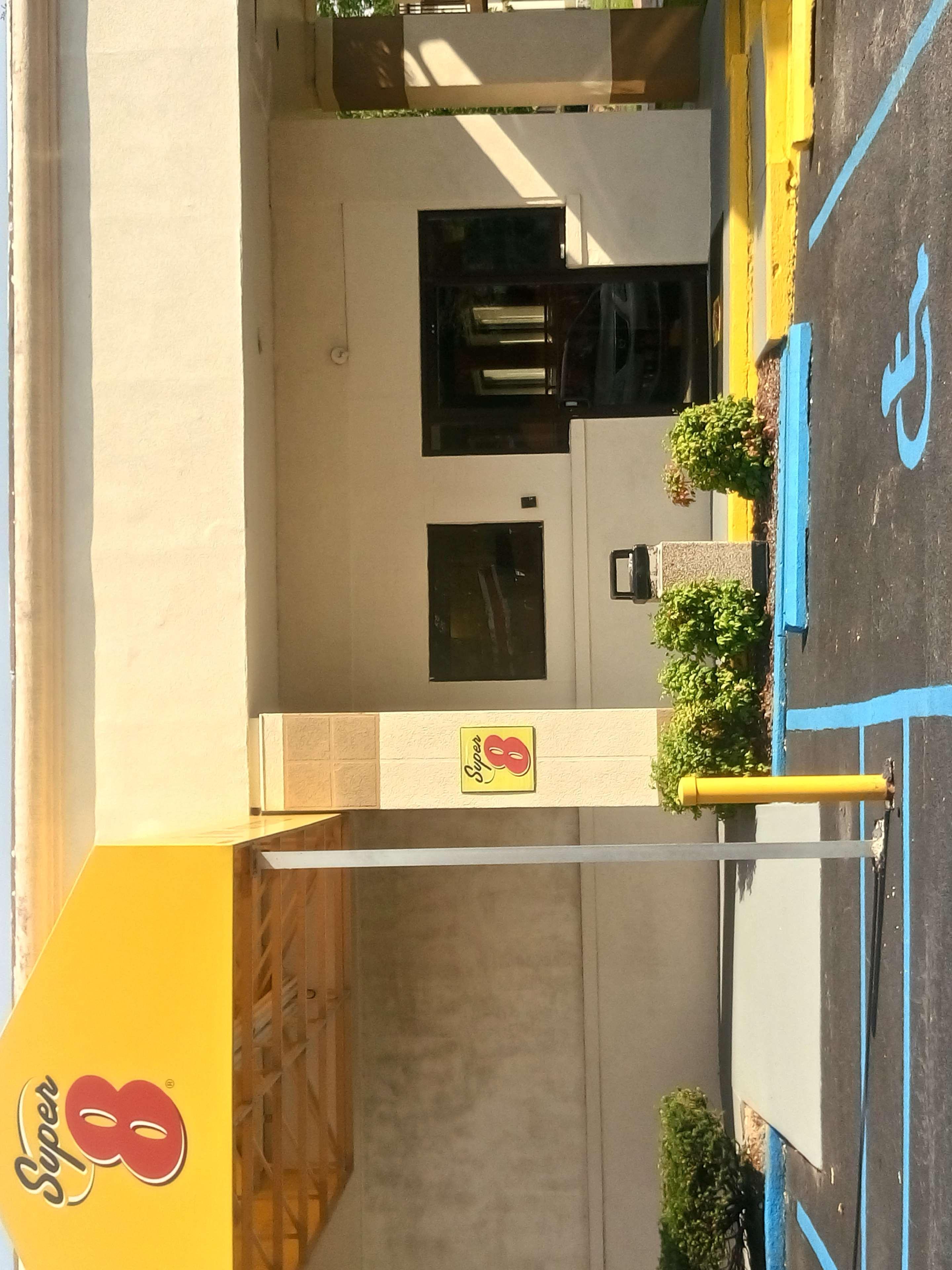 Super 8 By Wyndham Dover Bagian luar foto