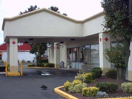 Super 8 By Wyndham Dover Bagian luar foto